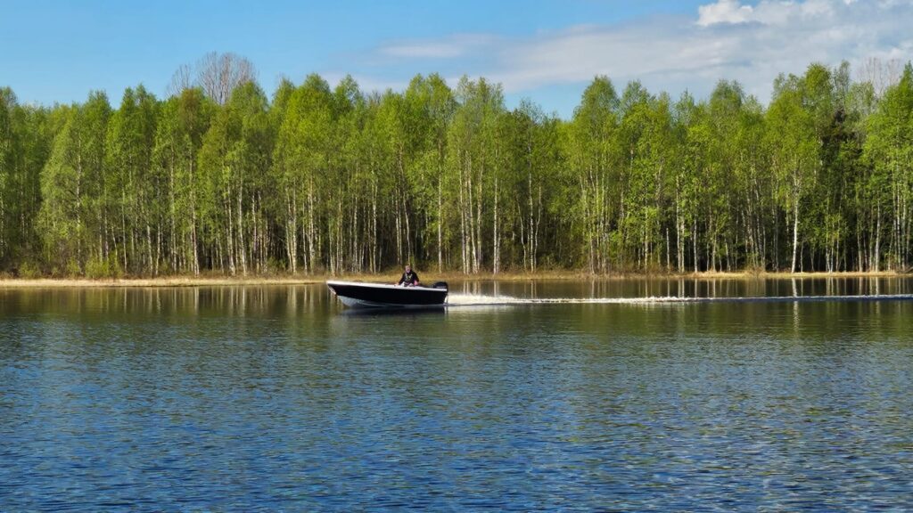 FZ5 across the lake